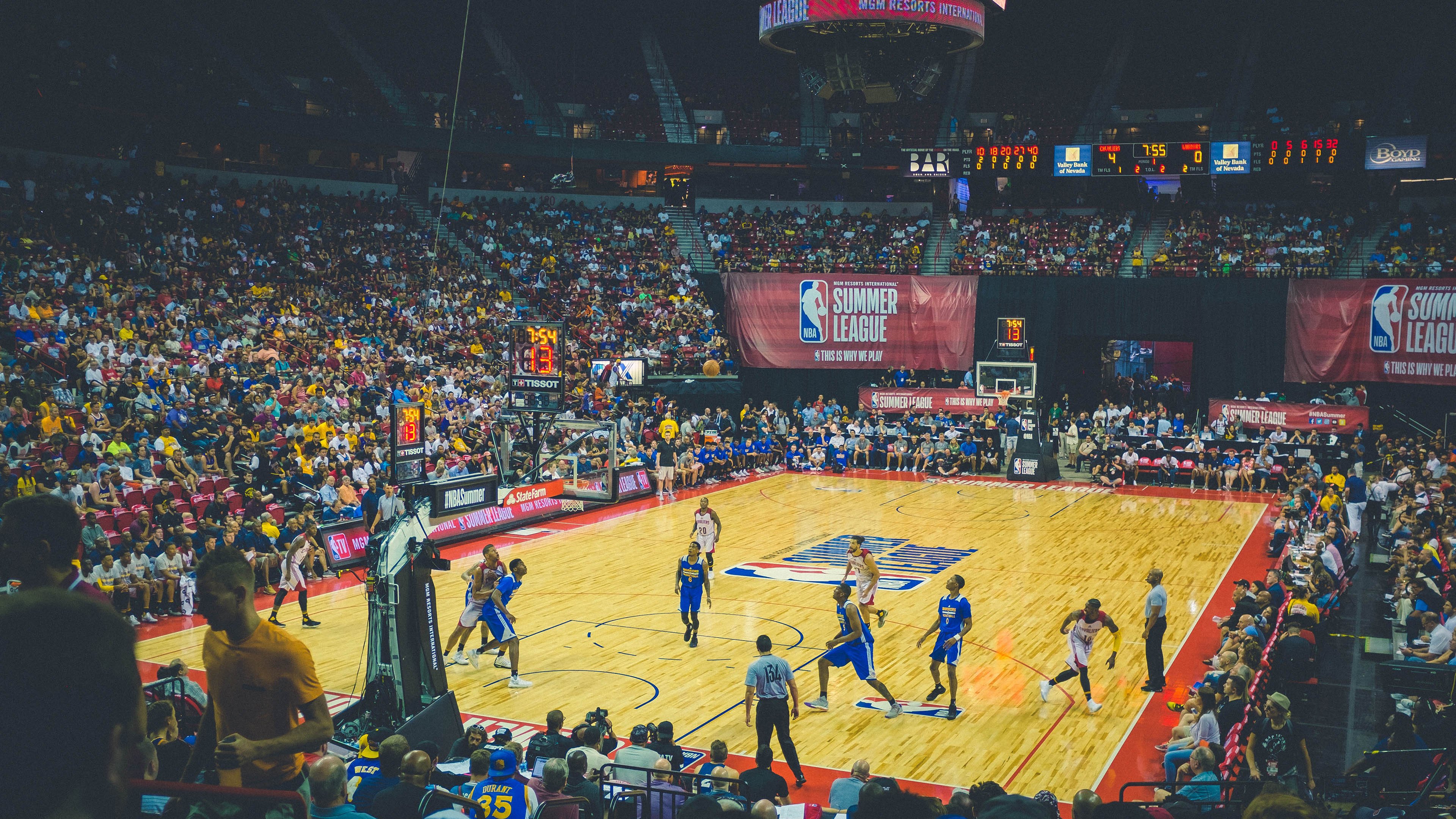 _水上赛车：速度、激情与浪花_，水上飙车